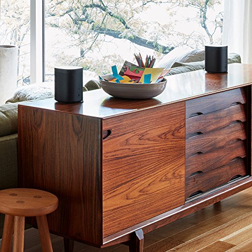 Set Sonos One Smart Speaker da 2 stanze, bianco / nero - Altoparlanti WiFi intelligenti con controllo vocale Alexa e AirPlay - Due altoparlanti multiroom per streaming musicale illimitato - EDV-Guru (Guru e.U.)